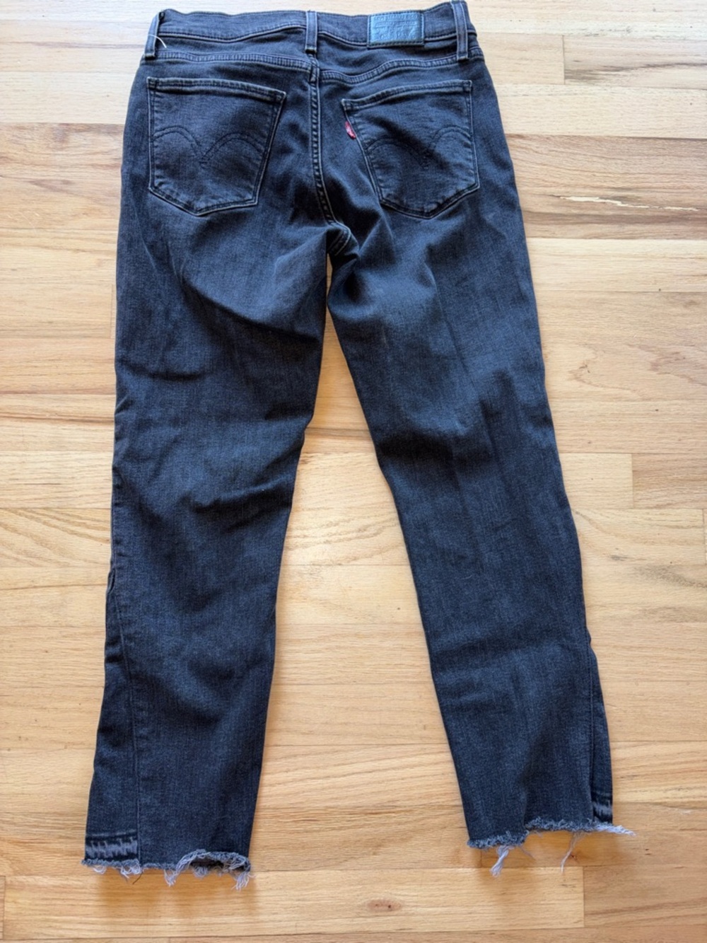 Levi's Women's Ankle Crop Jeans in Black Wash - Picture 3 of 5